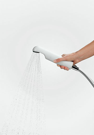 Using the AS SHOWER Legionella shower filter